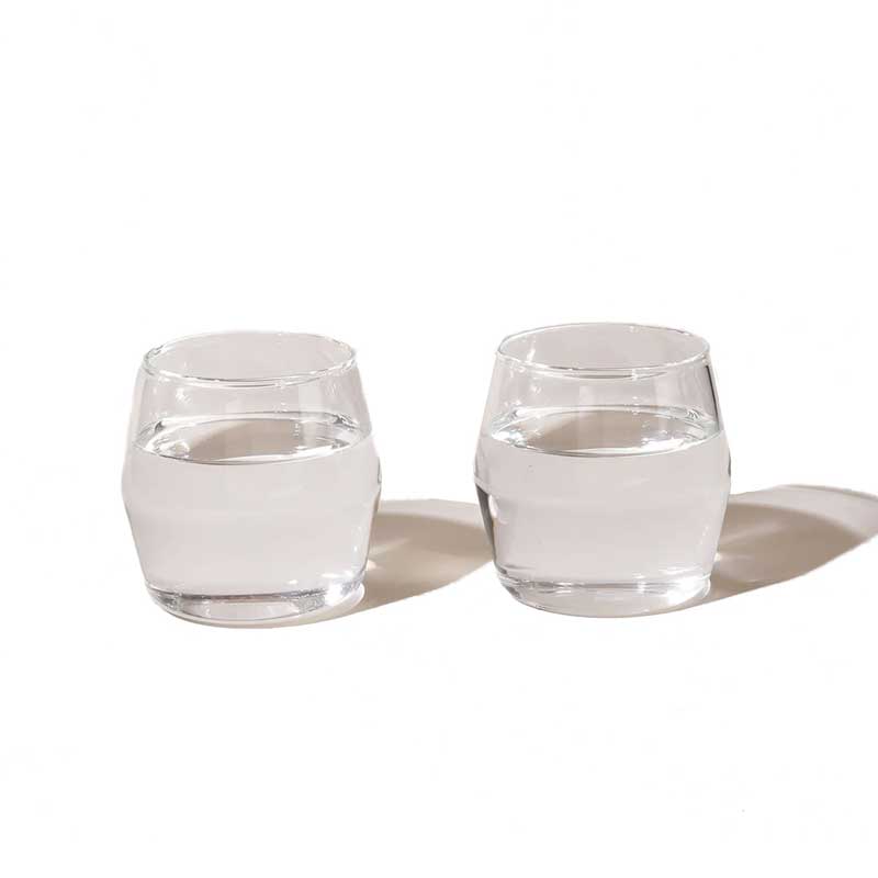 Set of two drinking glasses with a mid-century modern design